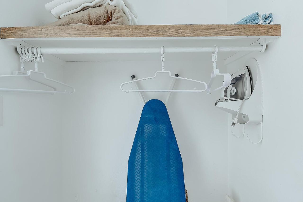 Ocean Front Comfy Condo W/Kitchen, Sleeps 4, Snowbird Paradise マートルビーチ エクステリア 写真