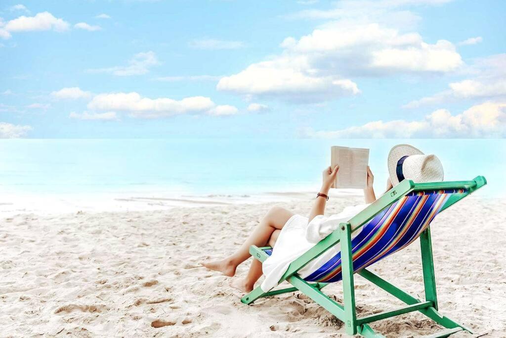 Ocean Front Comfy Condo W/Kitchen, Sleeps 4, Snowbird Paradise マートルビーチ エクステリア 写真