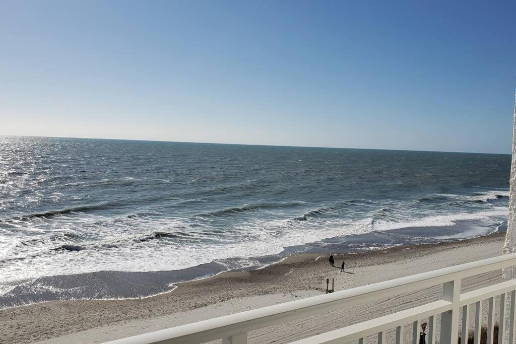 Ocean Front Comfy Condo W/Kitchen, Sleeps 4, Snowbird Paradise マートルビーチ エクステリア 写真