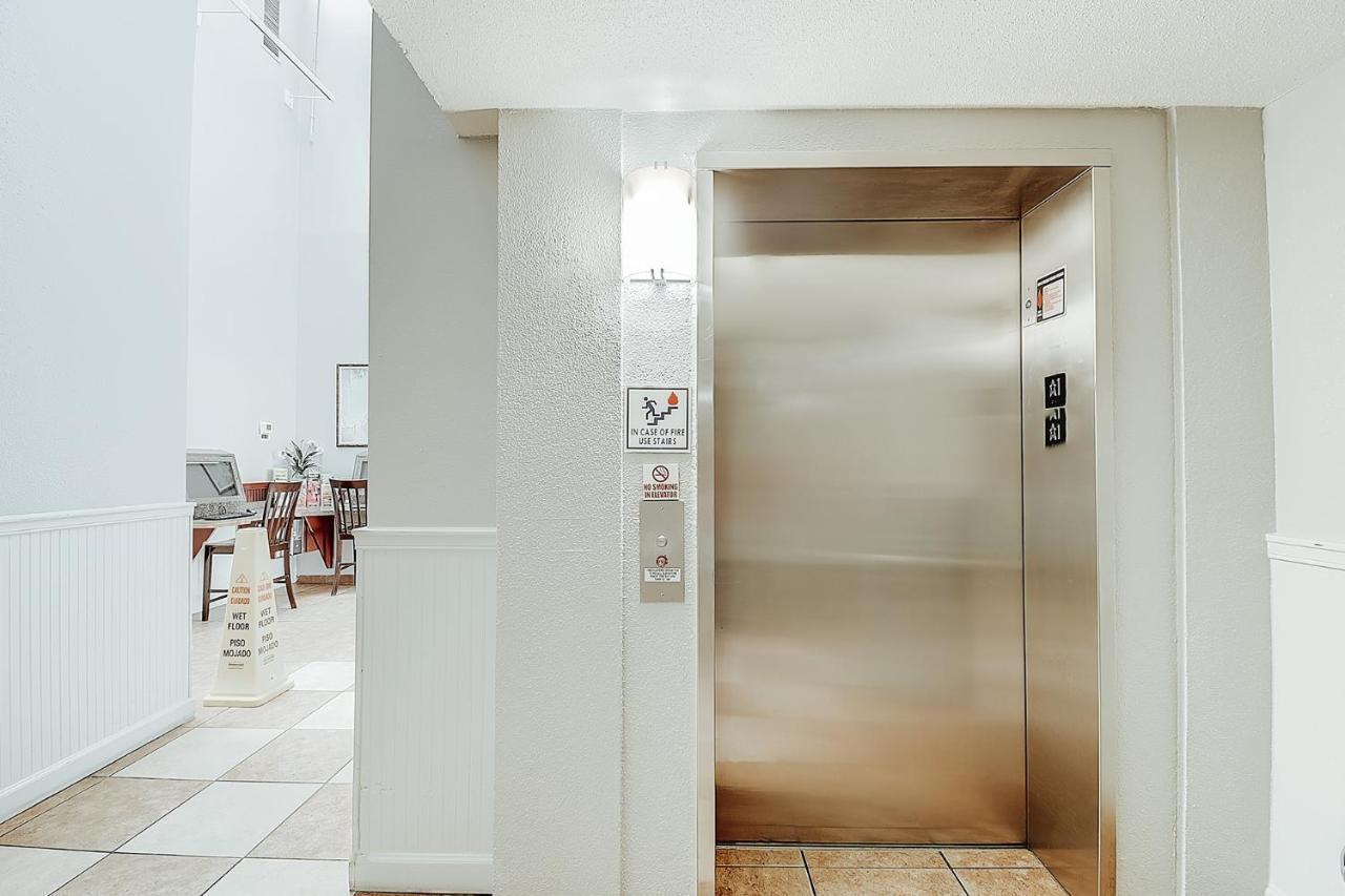 Ocean Front Comfy Condo W/Kitchen, Sleeps 4, Snowbird Paradise マートルビーチ エクステリア 写真